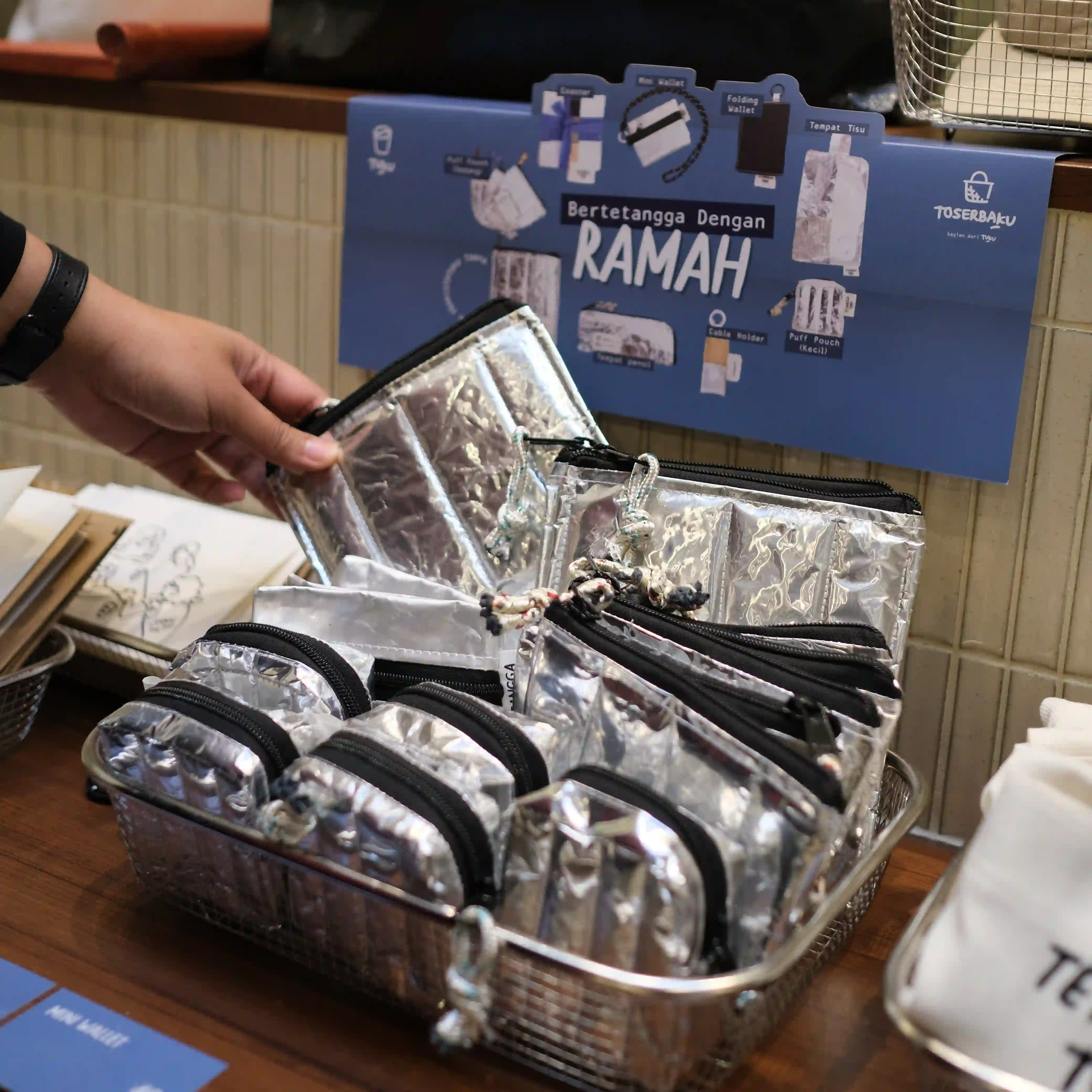 Surat Kabar - undefined